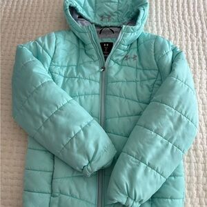 Under Armour girls Light Blue Puffer Jacket, size youth large. Cold gear